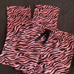 Victoria’s Secret Pink/Black Animal Print Lounge Pajama Pants Size M